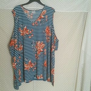 avenue plus size 30/32 5x cold shoulder top used